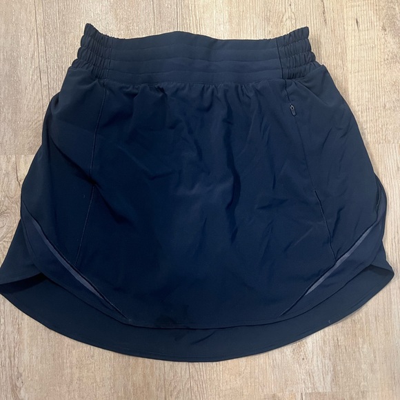 Lululemon Navy Skort SZ 4 - Picture 1 of 3